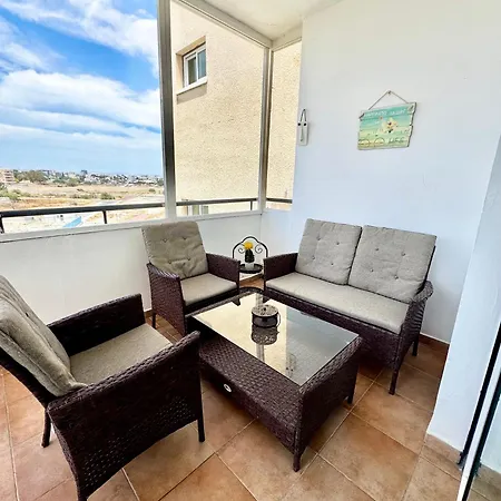 Sea And Salt Panoramic View Apartment Larnaca