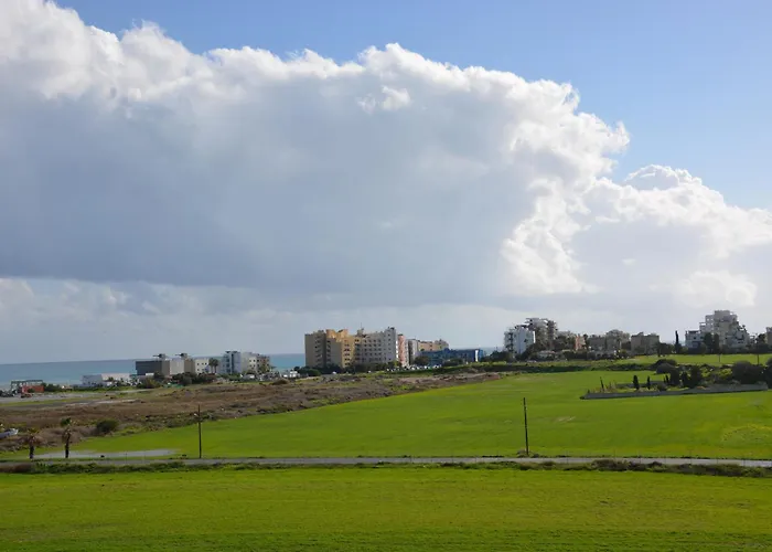 Sea And Salt Panoramic View Appartement Larnaca