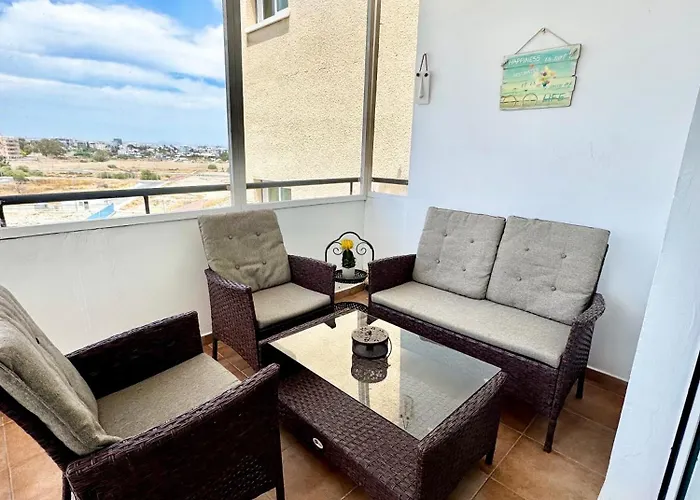 Sea And Salt Panoramic View Lägenhet Larnaca