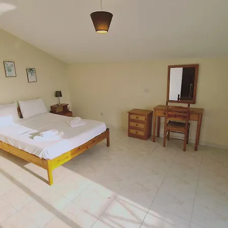 Sea And Salt Panoramic View Apartment Larnaca