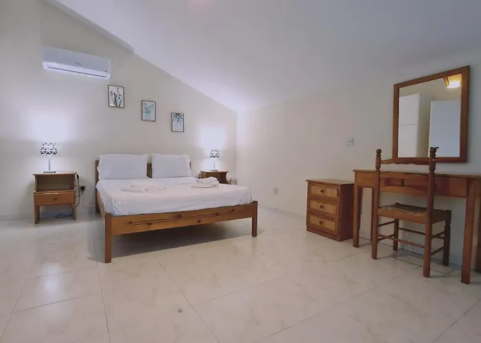 Sea And Salt Panoramic View Apartamento Lárnaca